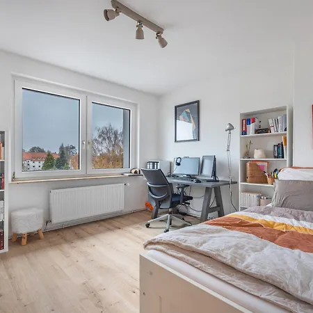 Elegante Mit Balkon Apartment Hannover