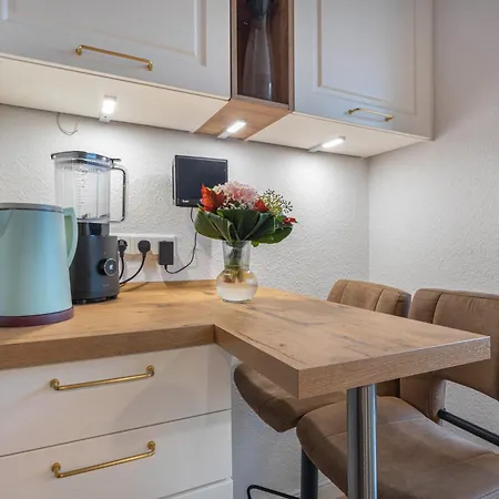 Apartment Elegante Mit Balkon Hannover