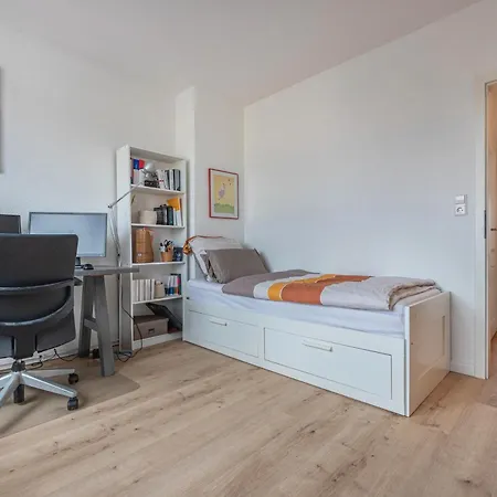 Apartment Elegante Mit Balkon