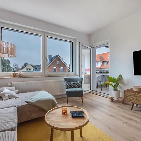 Elegante Mit Balkon Apartment