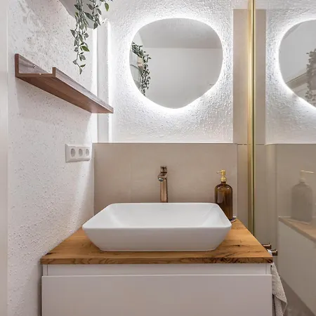 Apartment Elegante Mit Balkon *